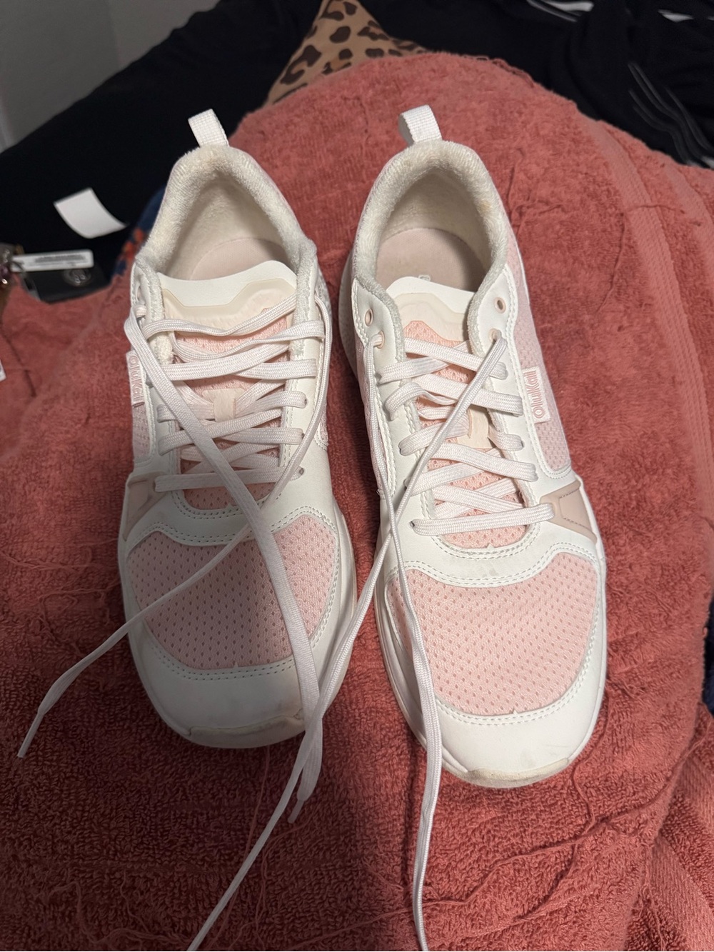 Women’s Lightweight Pink and White Mesh Sneakers - Olukai